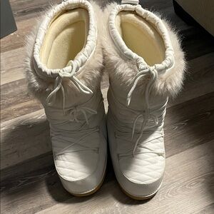 Barts White Winter Fur-Trim Snow Boots